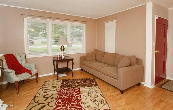 4th image of 285 Granvil Dr