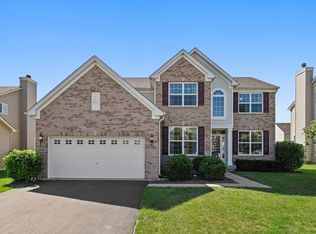 150 Charleston Ln, Gilberts, IL 60136