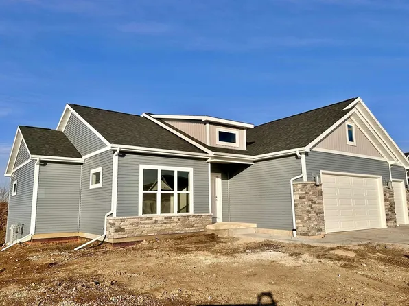 2308 MARKENS GATE RD, Stoughton, WI 53589