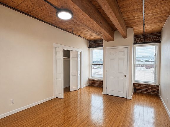 4th image of 85 Harding St #3A