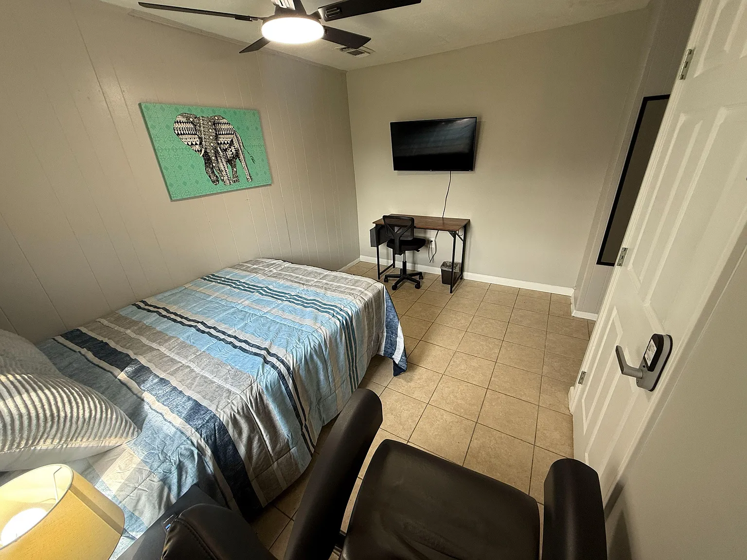 4 bed, 3.0 bath, 1800 sqft, $737 — Photo 2