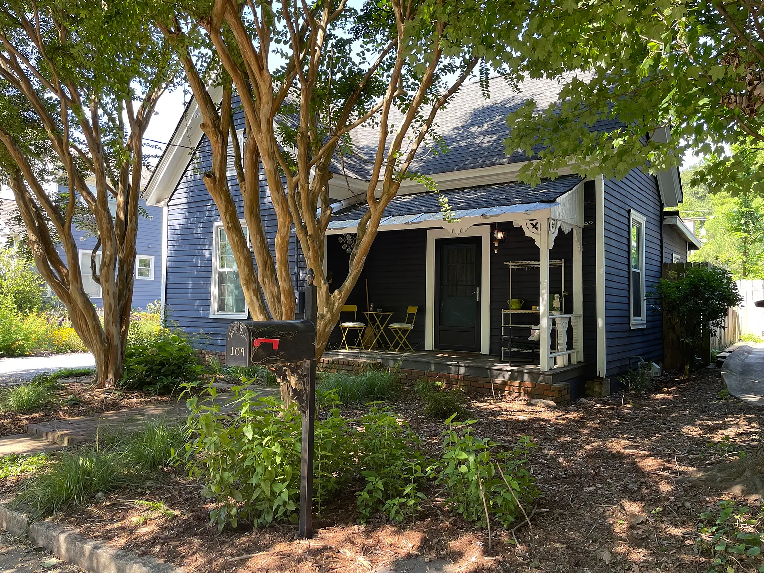 2 bed, 825 sqft, $2,250 — Photo 2