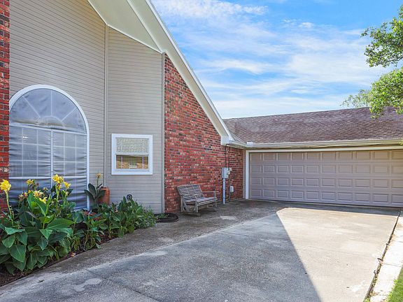 3rd image of 2106 Cherry Palm Cir