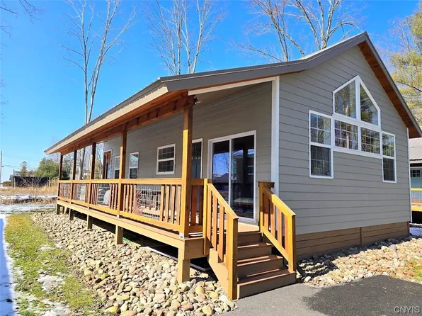 2759 Pleasant Ave W, Sylvan Beach, NY 13157