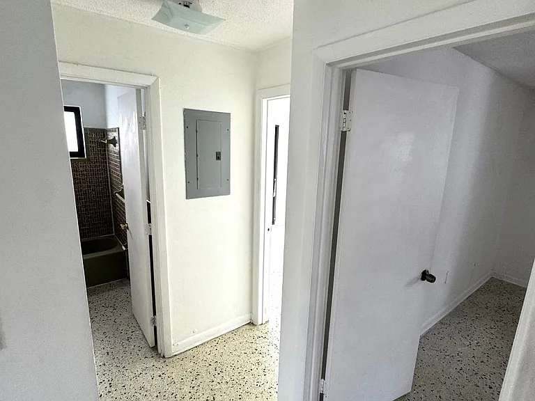430 NW 9th Ave #3 — Photo 10