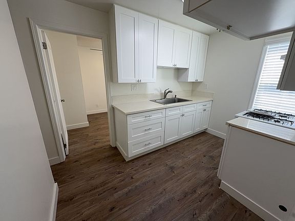 4th image of 215 S 8th St #1