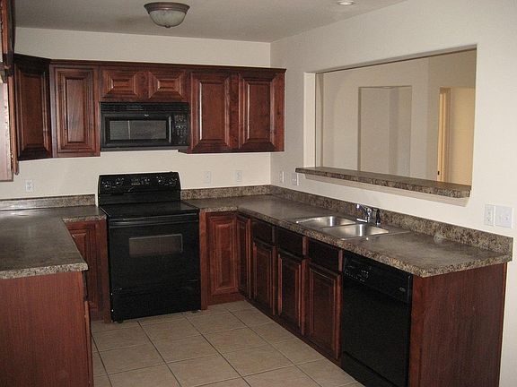 2nd image of 1210 E Liberty