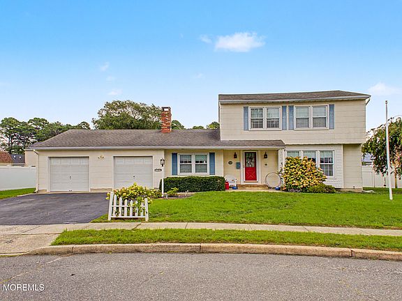 5th image of 159 Berkeley Drive