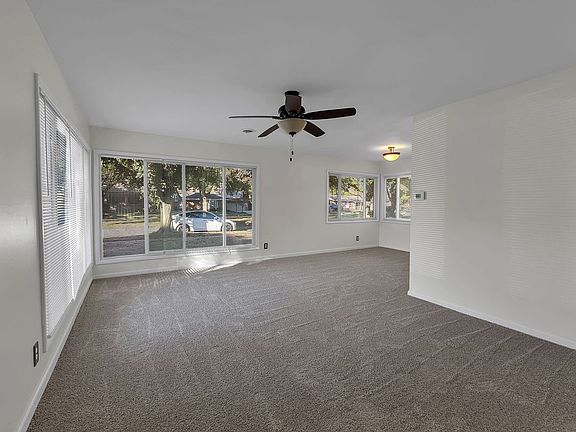 5th image of 32725 Barkley St