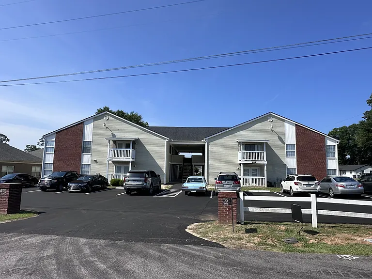 403 S Thomas Rd #E — Photo 1