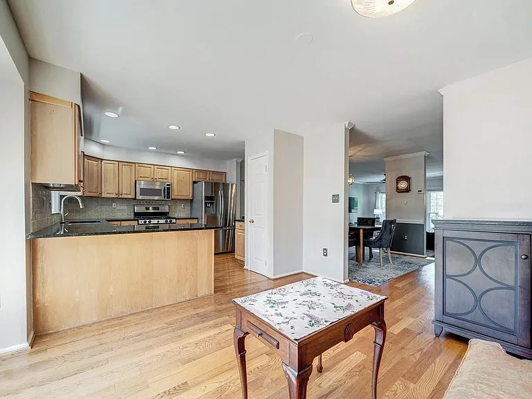 4113 Meadow Field Ct — Photo 6