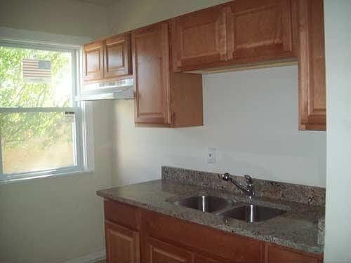 4th image of 8721 S Constance Ave