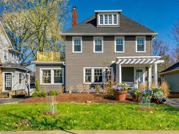 3005 Yorkshire Rd, Cleveland Heights, OH 44118