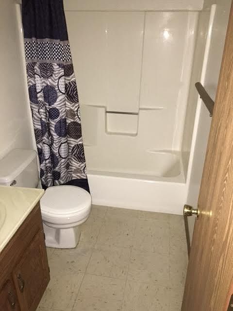 2nd image of 620 W 12th St APT 2