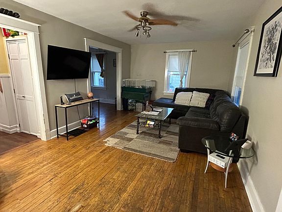 4th image of 63 Shelby St