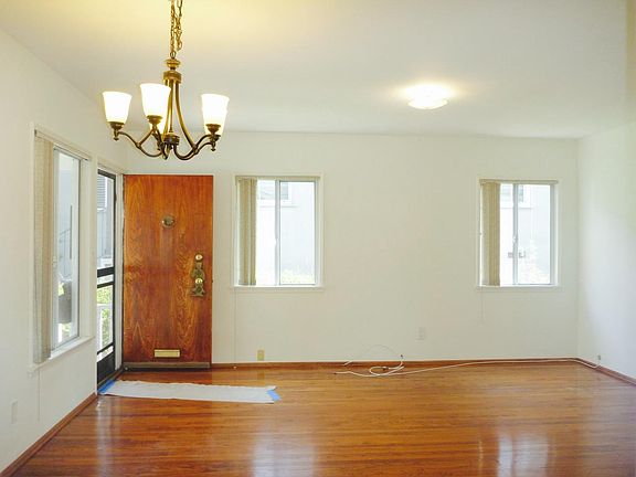 2nd image of 1114 Bay St APT B