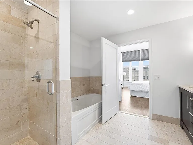 1125 Maxwell Ln #Penthouse 1221 — Photo 18