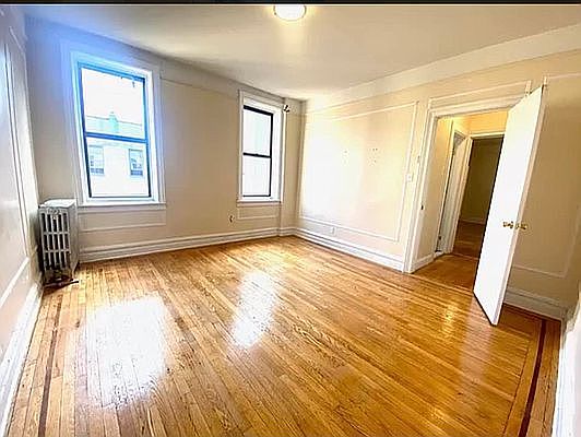 3rd image of 179 Linden Blvd #J6