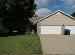 1300 S Snowberry Trl, Sioux Falls, SD 57106