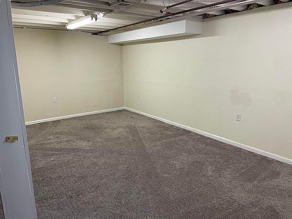 5th image of 43865 Stoney Ln