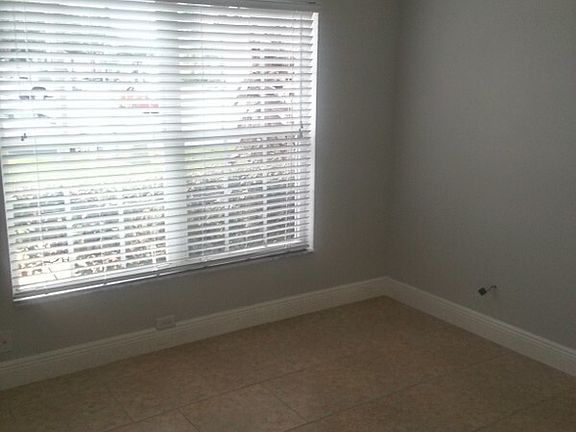 5th image of 436 Casterton Cir