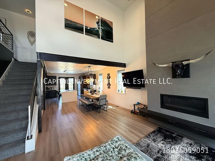 Luxury Home — Photo 4