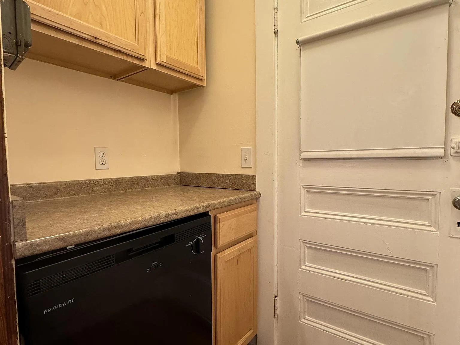 16 Irvington Rd — Photo 3