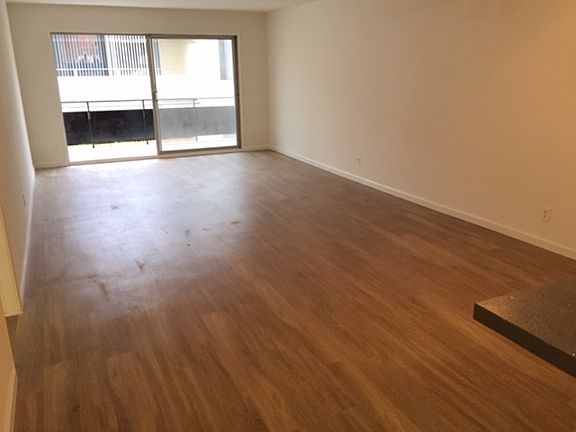 3rd image of 225 Montana Ave APT 308