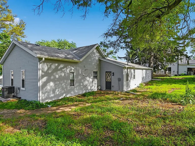 504 Harris St — Photo 20