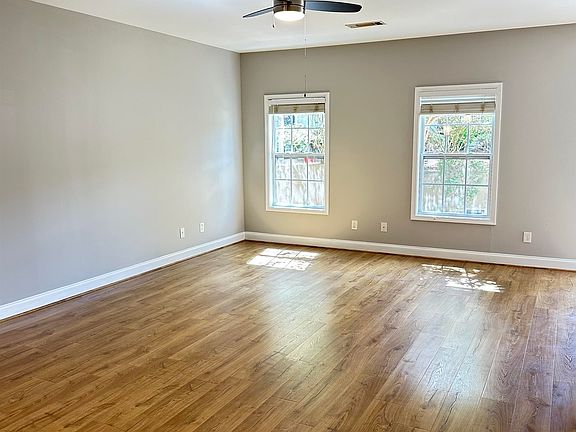 3rd image of 110 Lena Ln