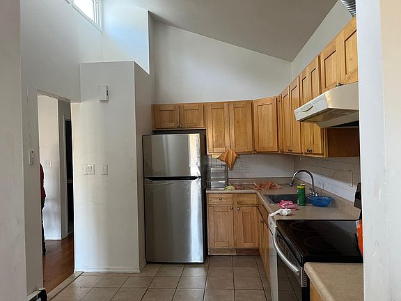 4th image of 24052 69th Ave #2