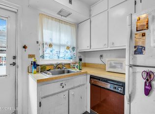 72 Dorchester Dr #F, Lakewood, NJ