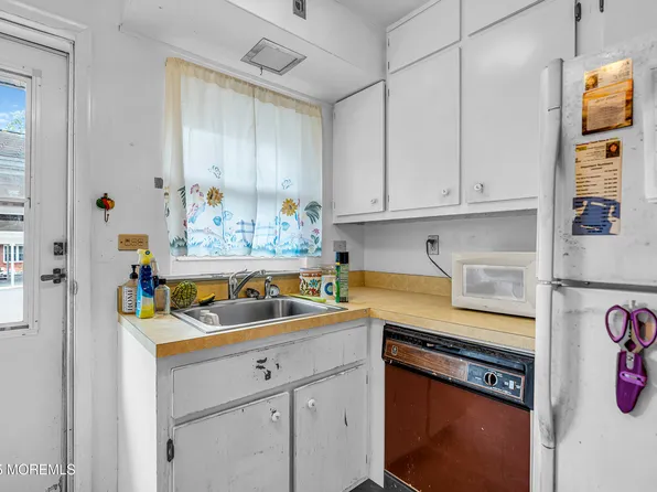 72 Dorchester Drive #F, Lakewood, NJ 08701