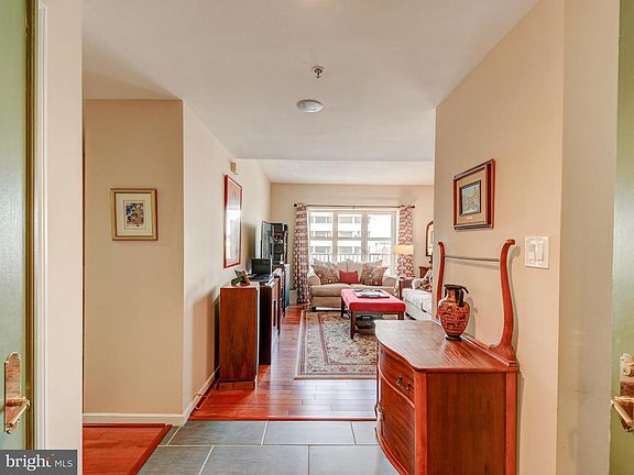 3rd image of 250 President St Unit 201
