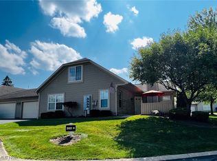 202 Willow Brook Dr NE, Warren, OH
