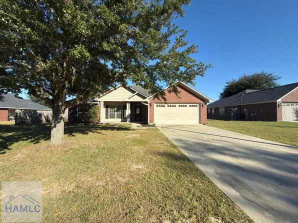 303 Camden Ct, Hinesville, GA 31313