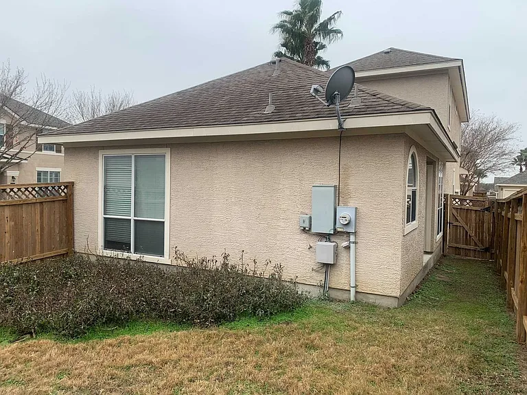 6735 Biscay Bay — Photo 22