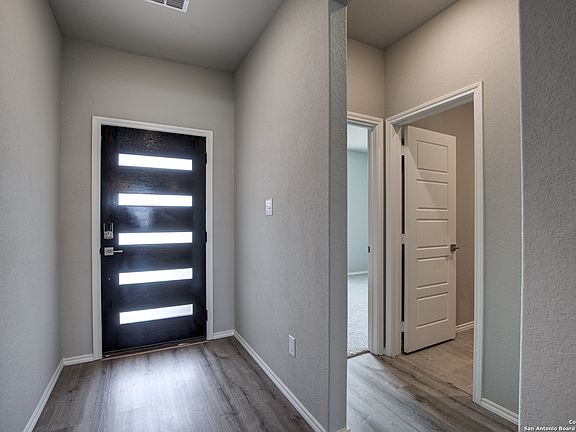 4th image of 3525 Annalise Avenue