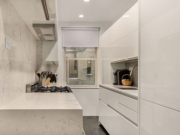 3rd image of 91 Central Park W APT 4E