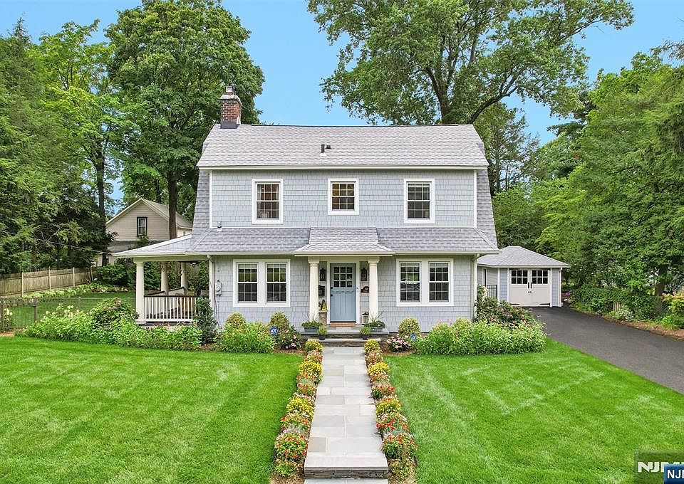 1st image of 484 Spring Ave