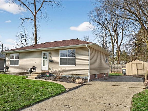 3rd image of 262 E Sunset Ln