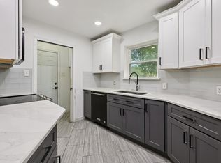 2417 Meadow Ct, Bedford, TX 76021