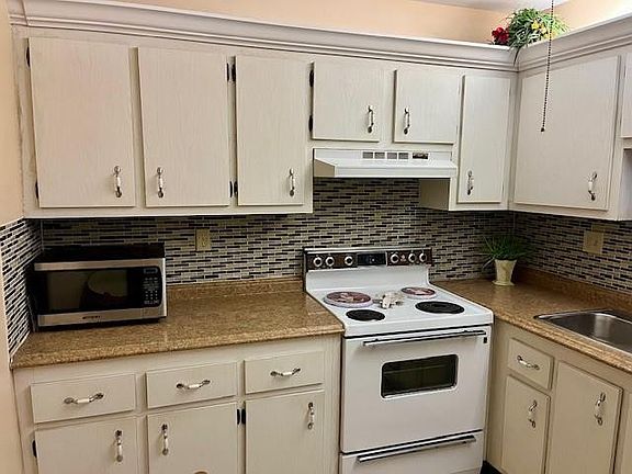 3rd image of 2860 Somerset Drive #114K