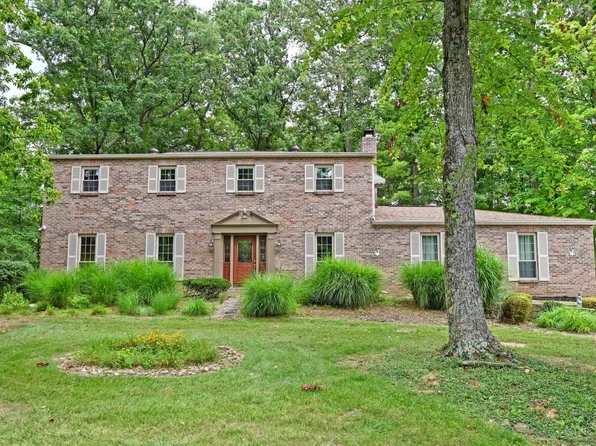 9616 Hollyleaf Cir, West Chester, OH 45241