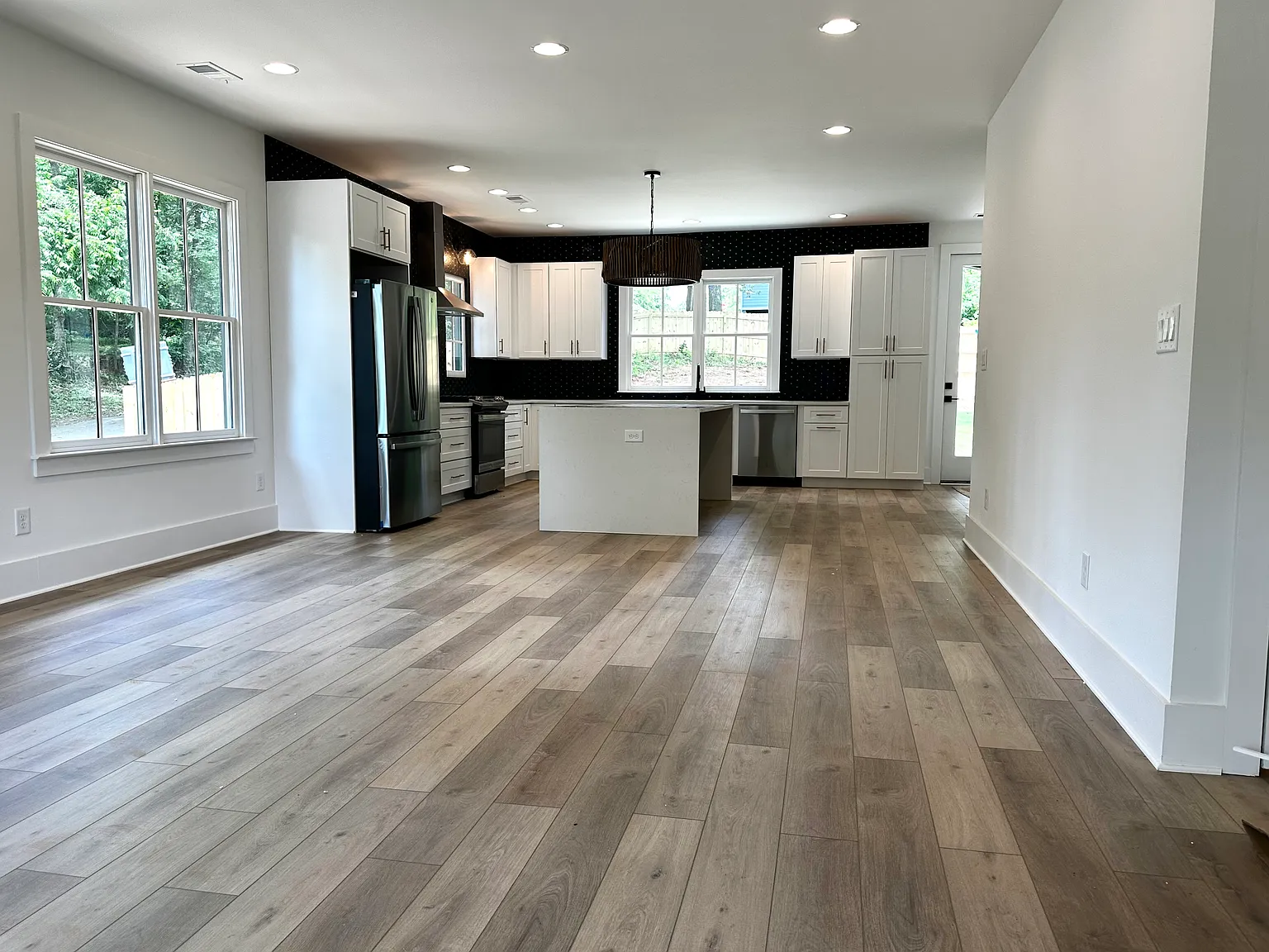 3 bed, 2940 sqft, $3,500 — Photo 4