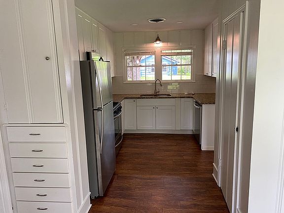 3rd image of 1803 E Park Ave