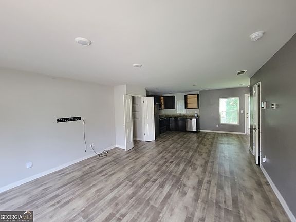 2nd image of 6526 Beaver Creek Trl
