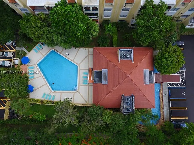7730 Camino Real #F406 — Photo 21