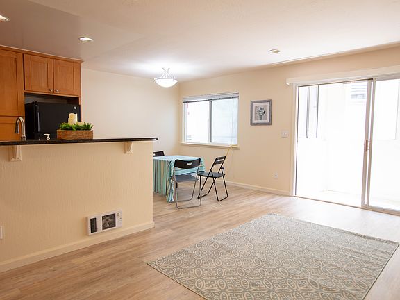 3rd image of 86 Linda Ave #203