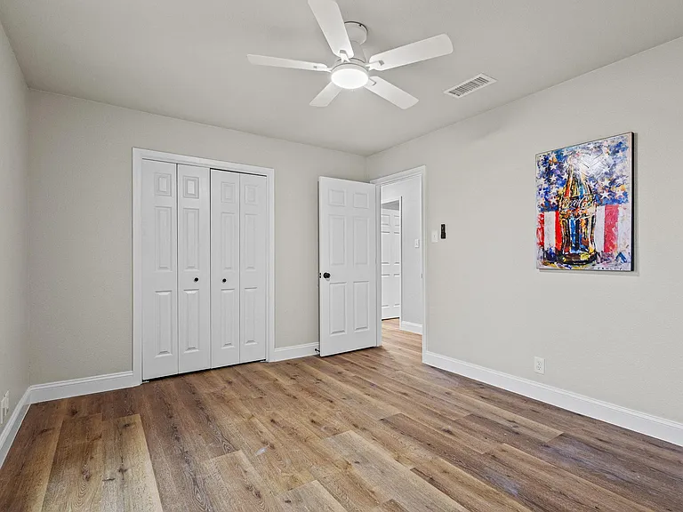 3327 Carriage Cir — Photo 27